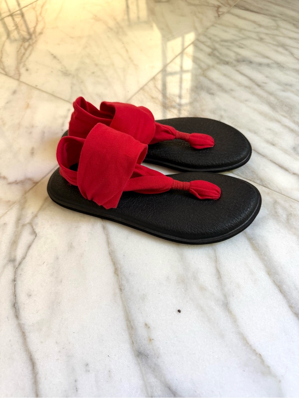 Sanuk Yoga Sling 2 Red Comfort Sandals Womenโs size 8 US